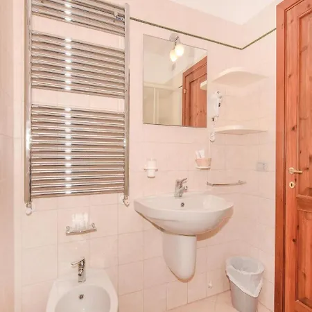 One-bedroom In Barni Di Serrungarina شقة Bargni