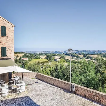 One-bedroom In Barni Di Serrungarina شقة *