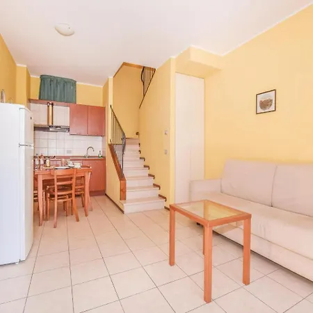 One-bedroom In Barni Di Serrungarina Bargni