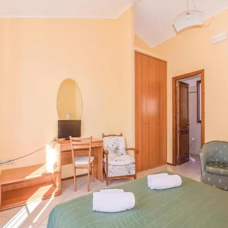 One-bedroom In Barni Di Serrungarina * Bargni
